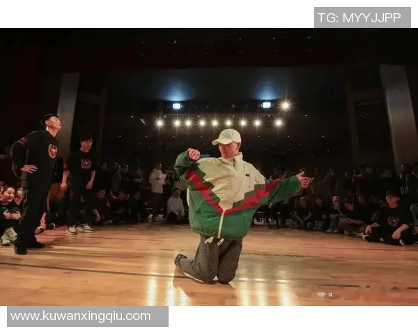 成都街舞队的防反策略解析与街舞文化的深度融合探讨 成都街舞队的防反策略解析与街舞文化的深度融合探讨