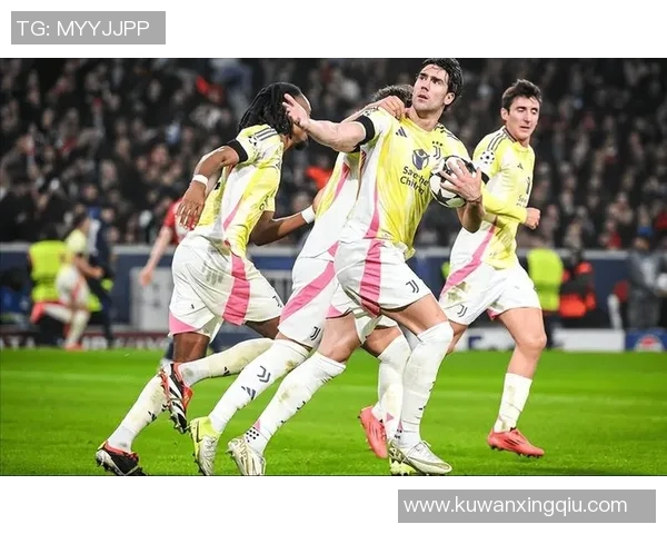 弗拉霍维奇闪耀赛场展现超凡实力助力球队争夺冠军荣耀