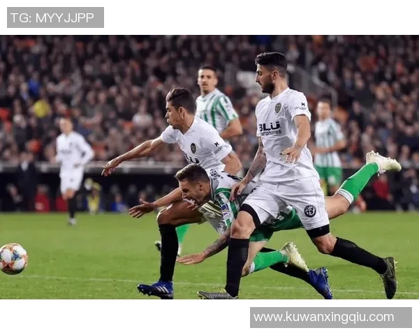 恒大与瓦伦西亚激战正酣中超球队迎战西甲劲旅的精彩对决